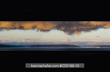 WASHINGTON, US: Sunrise over Puget Sound, Olympic Mountains, Washington State, Seattle, USA