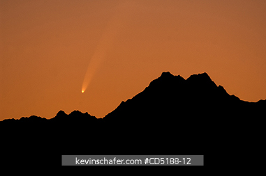 WASHINGTON, US: Sunset over Puget Sound, McNaught Comet, visible 12 January 2007, Olympic Mountain Range,  Brothers Peak, 6,866 ft., Washington State, Seattle, USA
