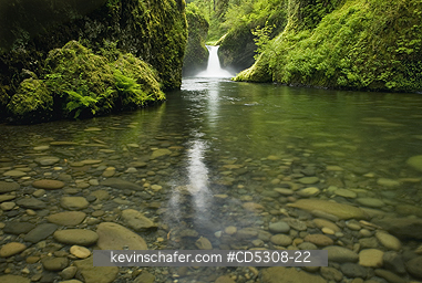 OREGON, WATERFALLS: Punchbowl Falls, Eagle Creek, Mt. Hood National Forest, Oregon USA