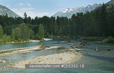 WASHINGTON: Stehekin River, Lake Chelan, North Cascade Mountains, Stehekin, Washington USA 