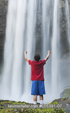 OREGON, PEOPLE: Theo Braibish, aged 12, below Tamanawas Falls, Mt. Hood National Forest, Oregon    MR