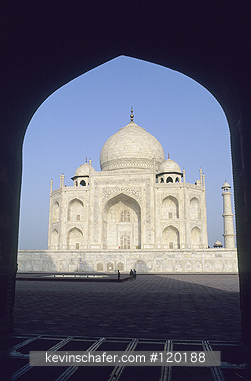 INDIA, TAJ MAHAL: India, Agra, The Taj Mahal, built in 1631-48 by Mughal Emperor Shah Jahan.