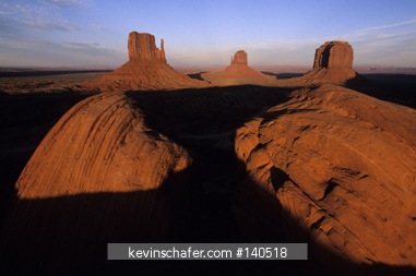 ARIZONA, USA: Monument Valley Navajo Tribal Park, sunset on 