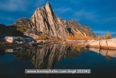 WASHINGTON, Cascade Mountains: USA, Washington, Alpine Lakes Wilderness, Enchanment Lakes, Prusik Peak and Gnome Tarn, October.