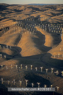 WIND GENERATORS: Altamont Pass, California, US.