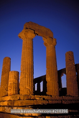 ITALY: Italy, Sicily, Agrigento, Greek ruins at night.