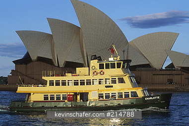 AUSTRALIA: Australia, Sydney, Ferry passing in front of the famed Sydney Opera House, \